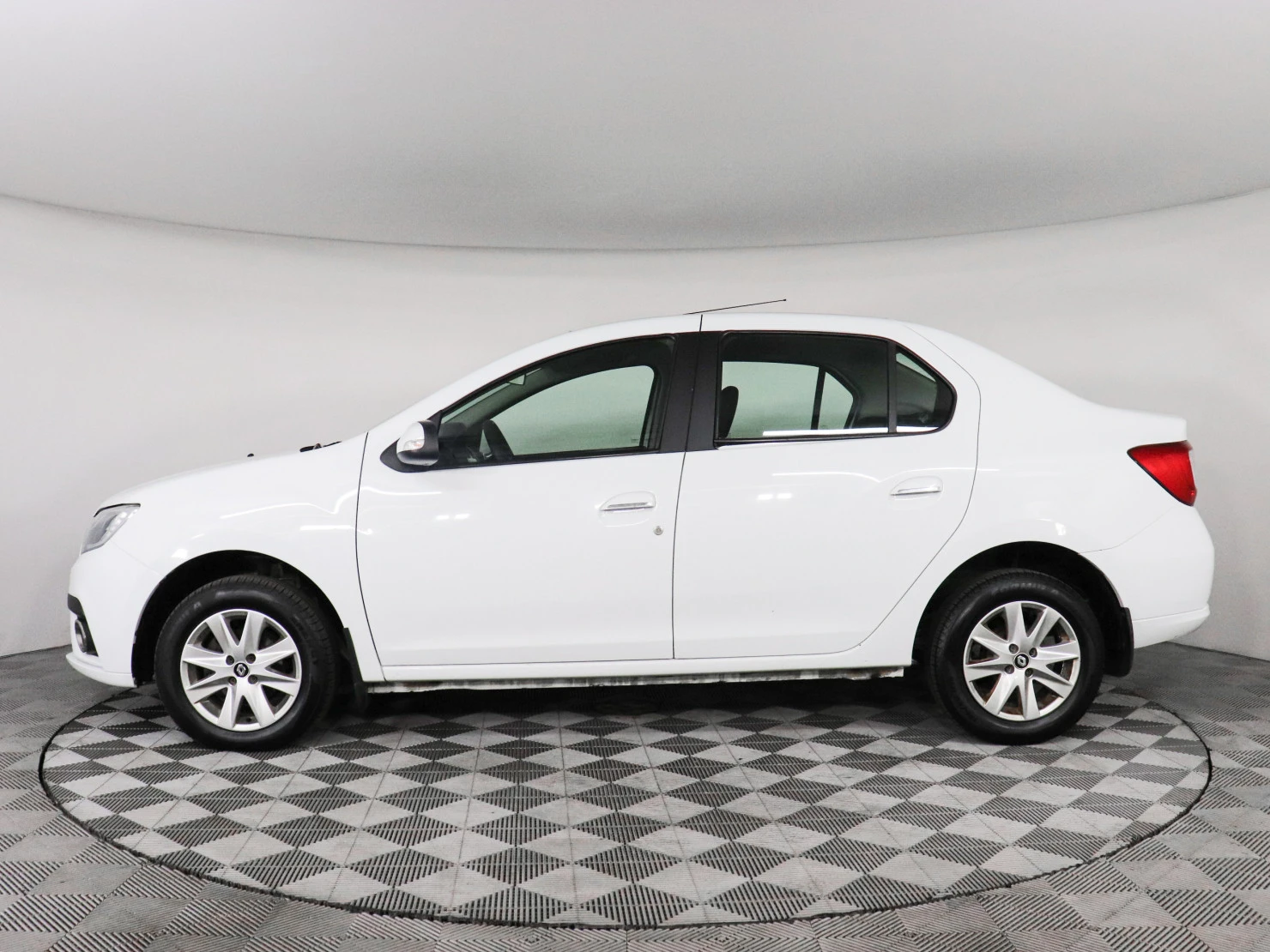 Renault Logan, 2019