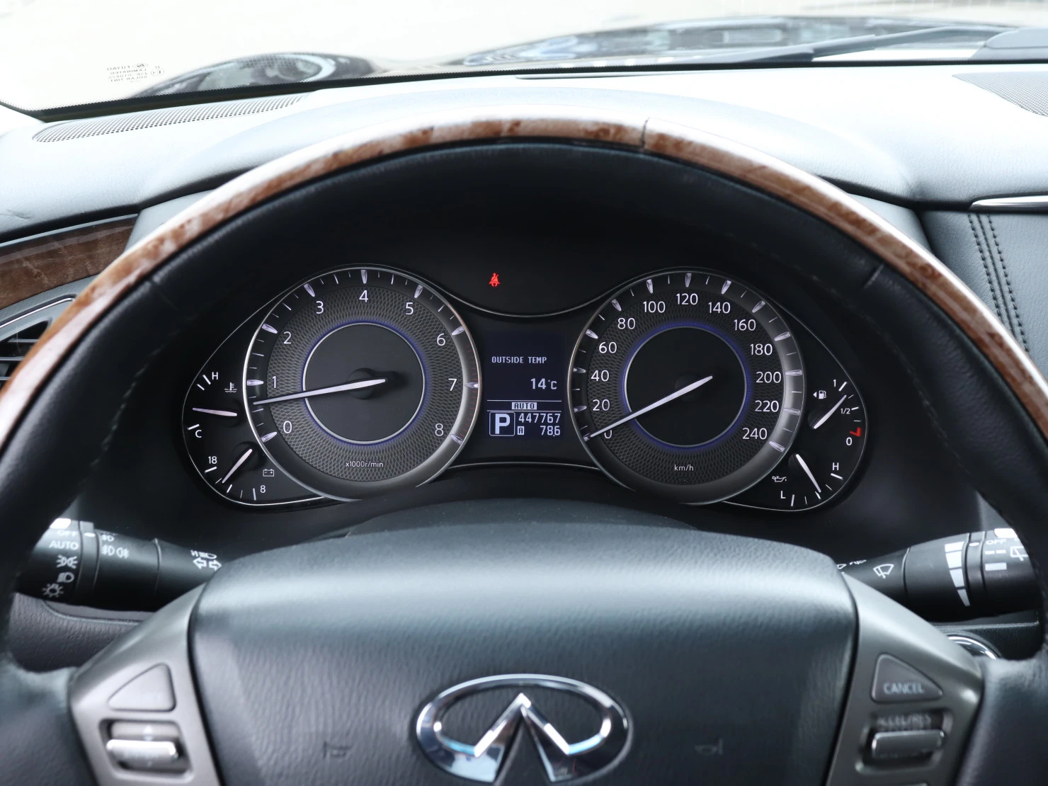 Infiniti QX56, 2011