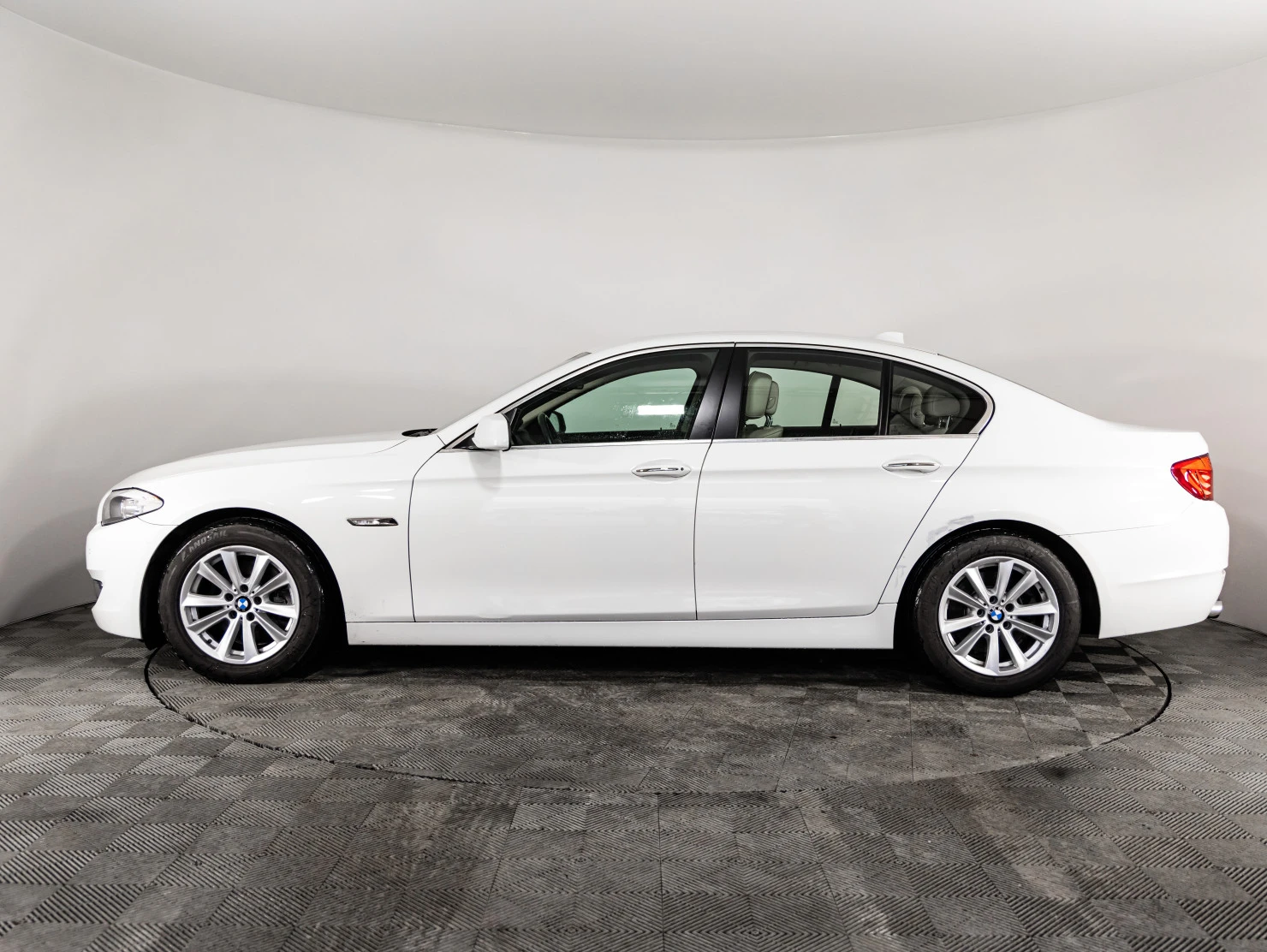 BMW 5 серии, 2012