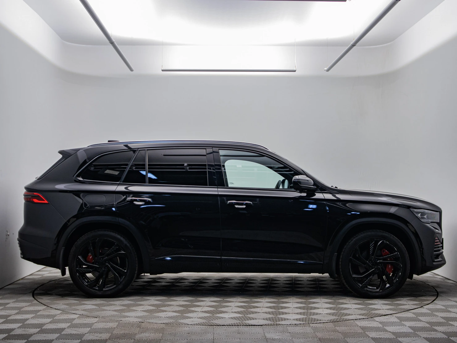 Geely Monjaro, 2022