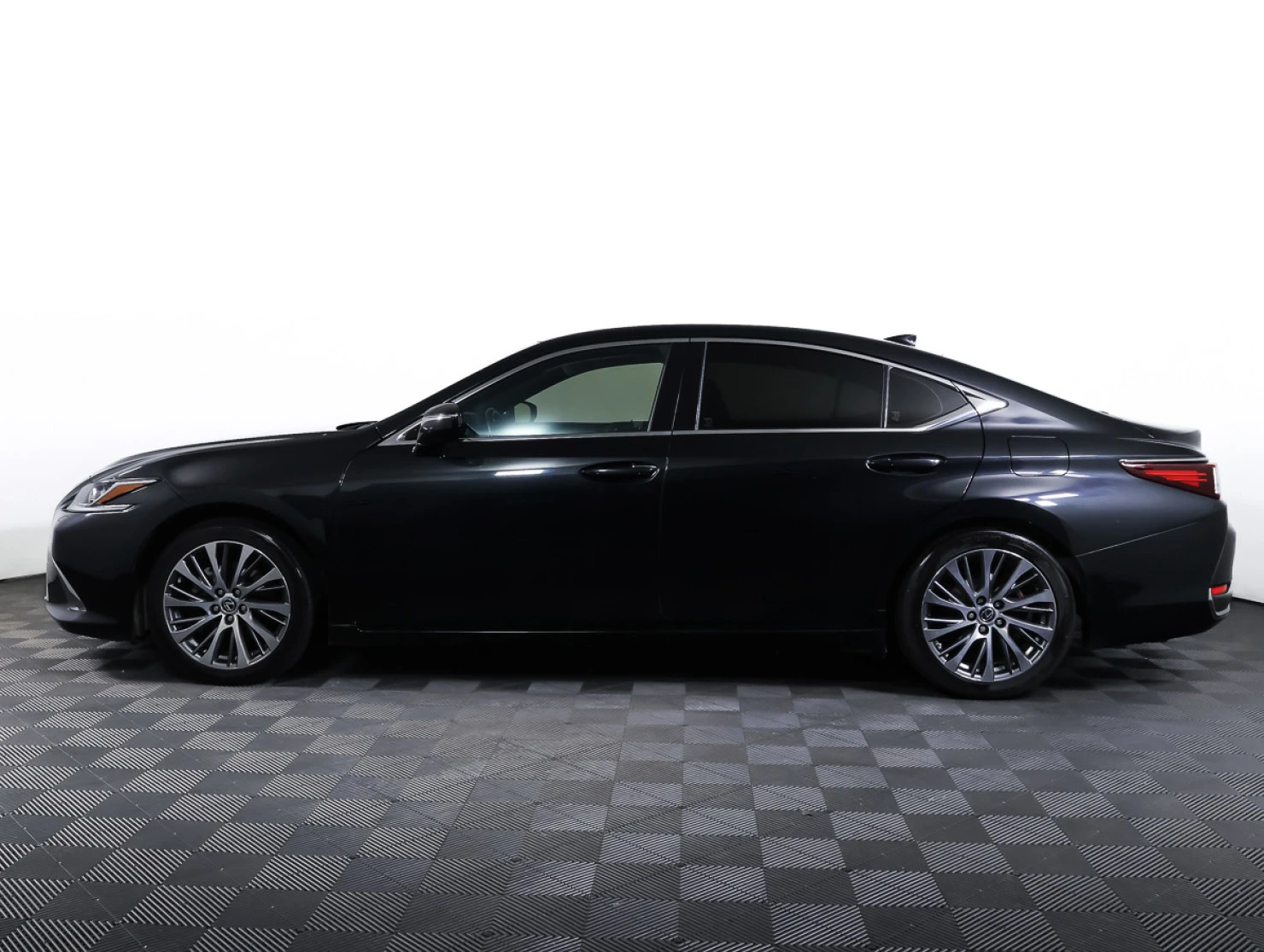 Lexus ES, 2020