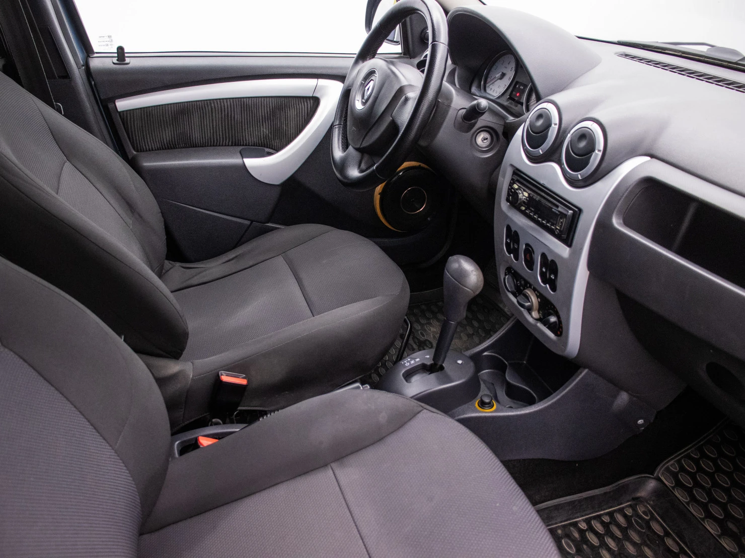 Renault Logan, 2010