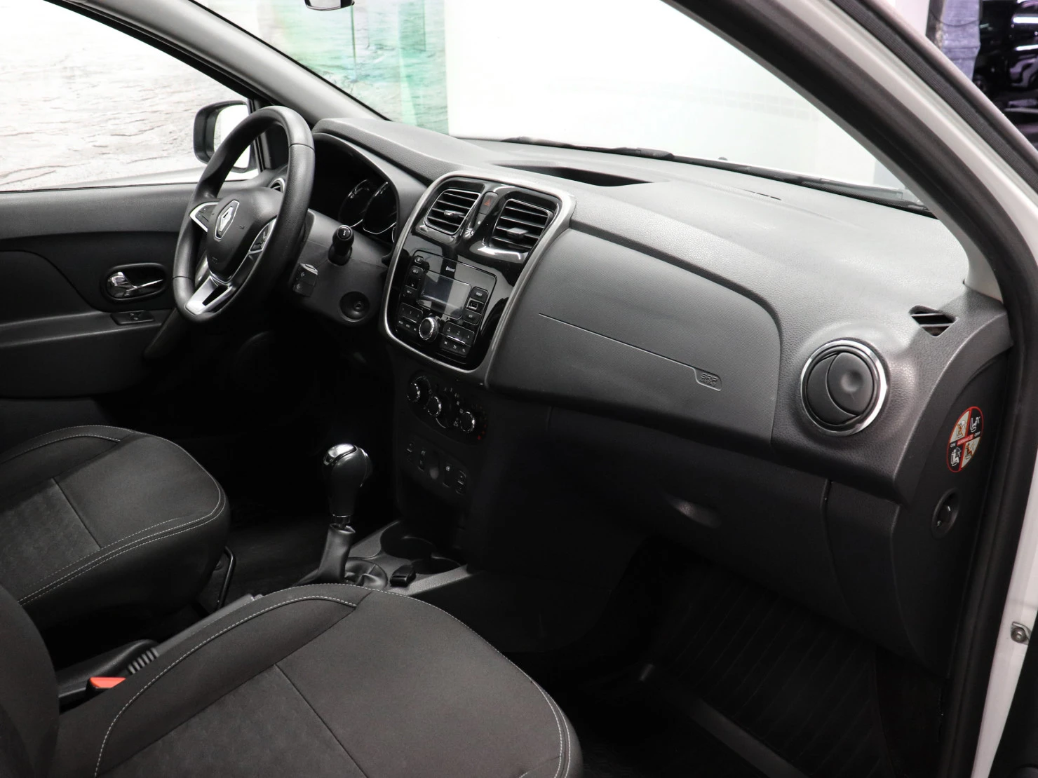Renault Logan, 2019