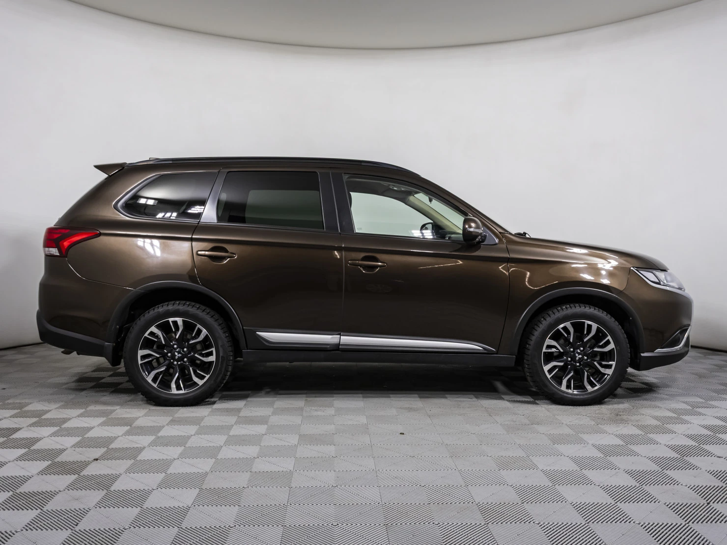 Mitsubishi OUTLANDER, 2021