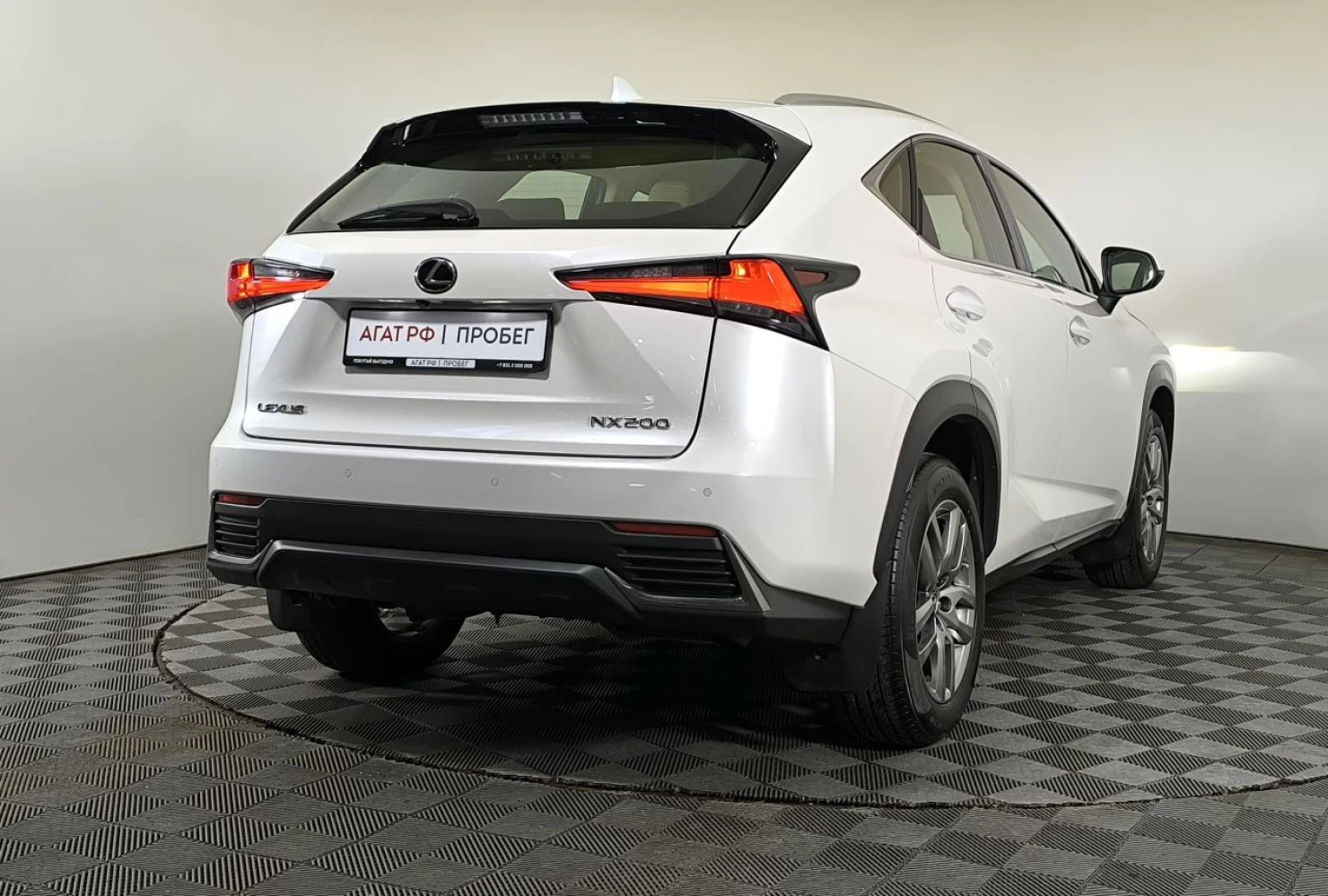 Lexus NX, 2018