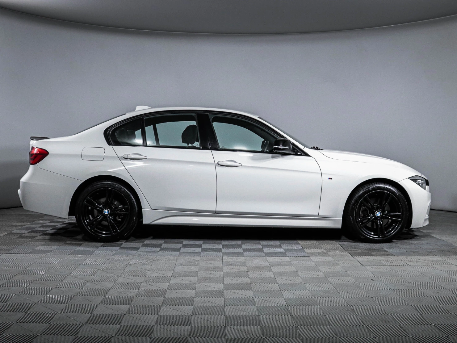 BMW 3 серии, 2016