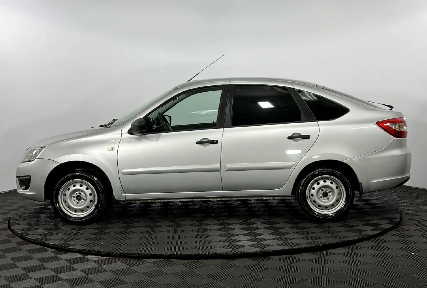 LADA (ВАЗ) Granta, 2018