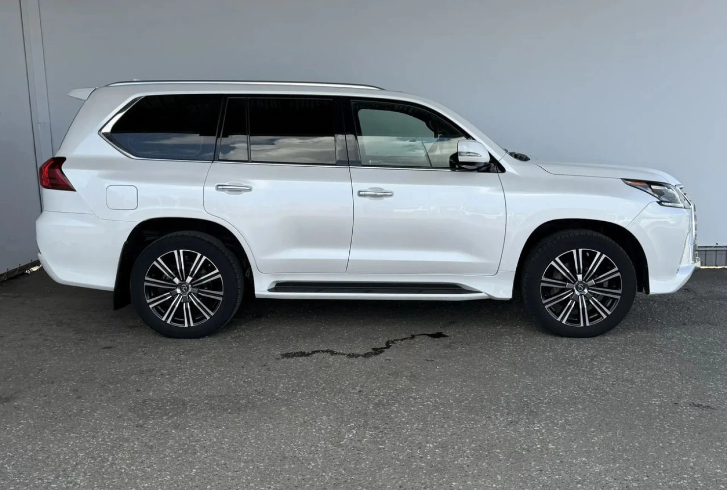Lexus LX, 2020
