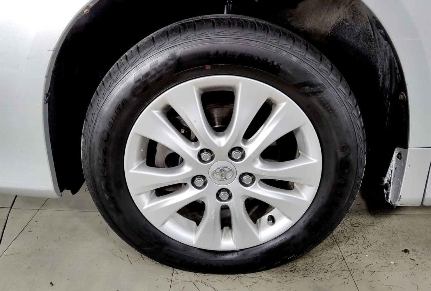 Toyota Voxy, 2012