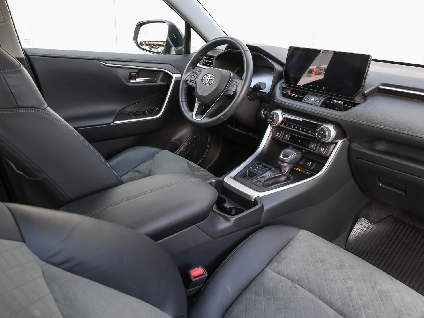 Toyota RAV4, 2024
