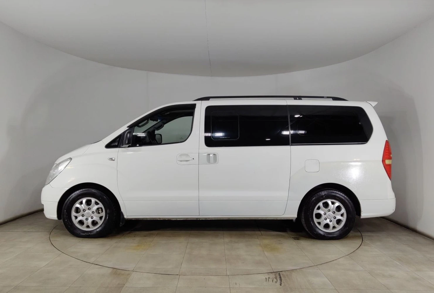 Hyundai Grand Starex, 2011