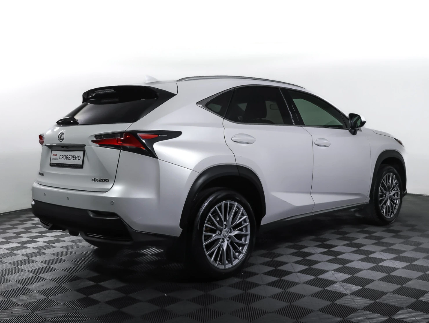 Lexus NX, 2016