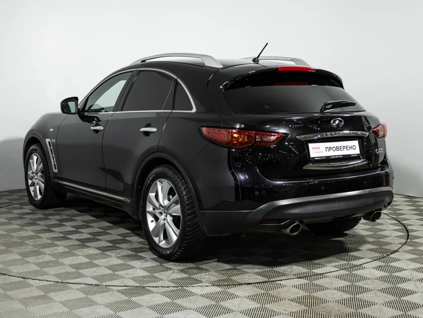 Infiniti QX70, 2013