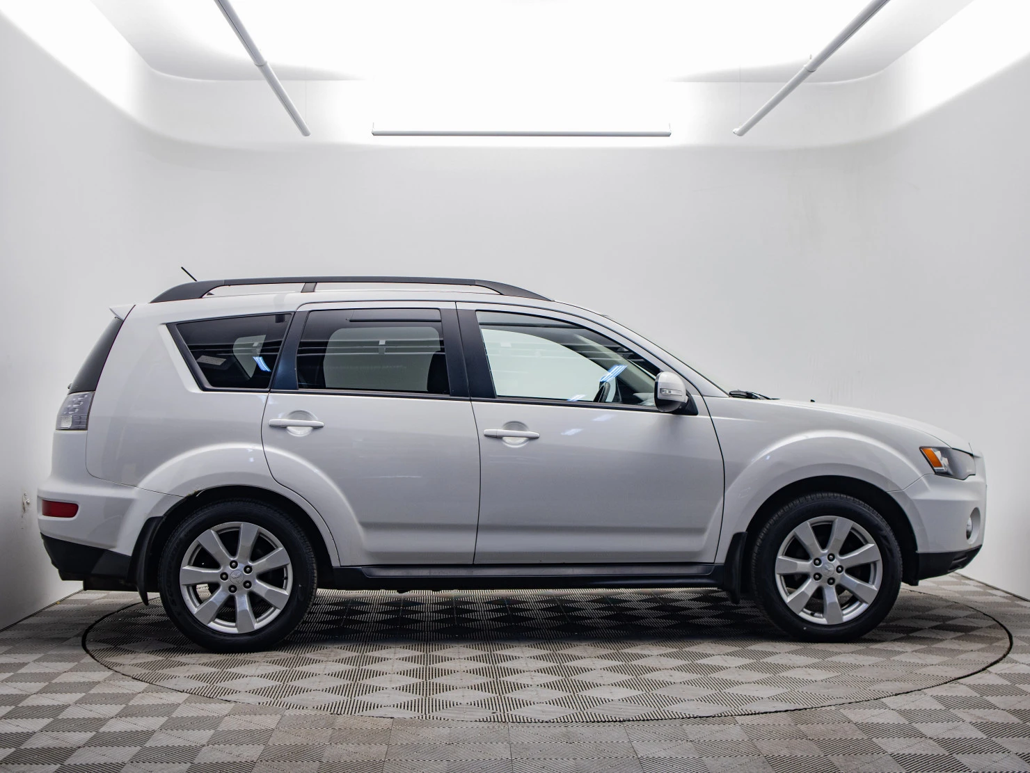 Mitsubishi OUTLANDER, 2011