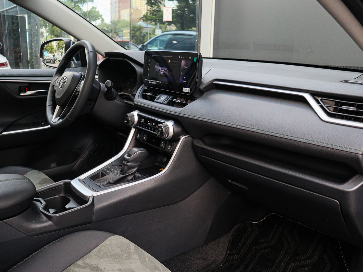 Toyota RAV4, 2025