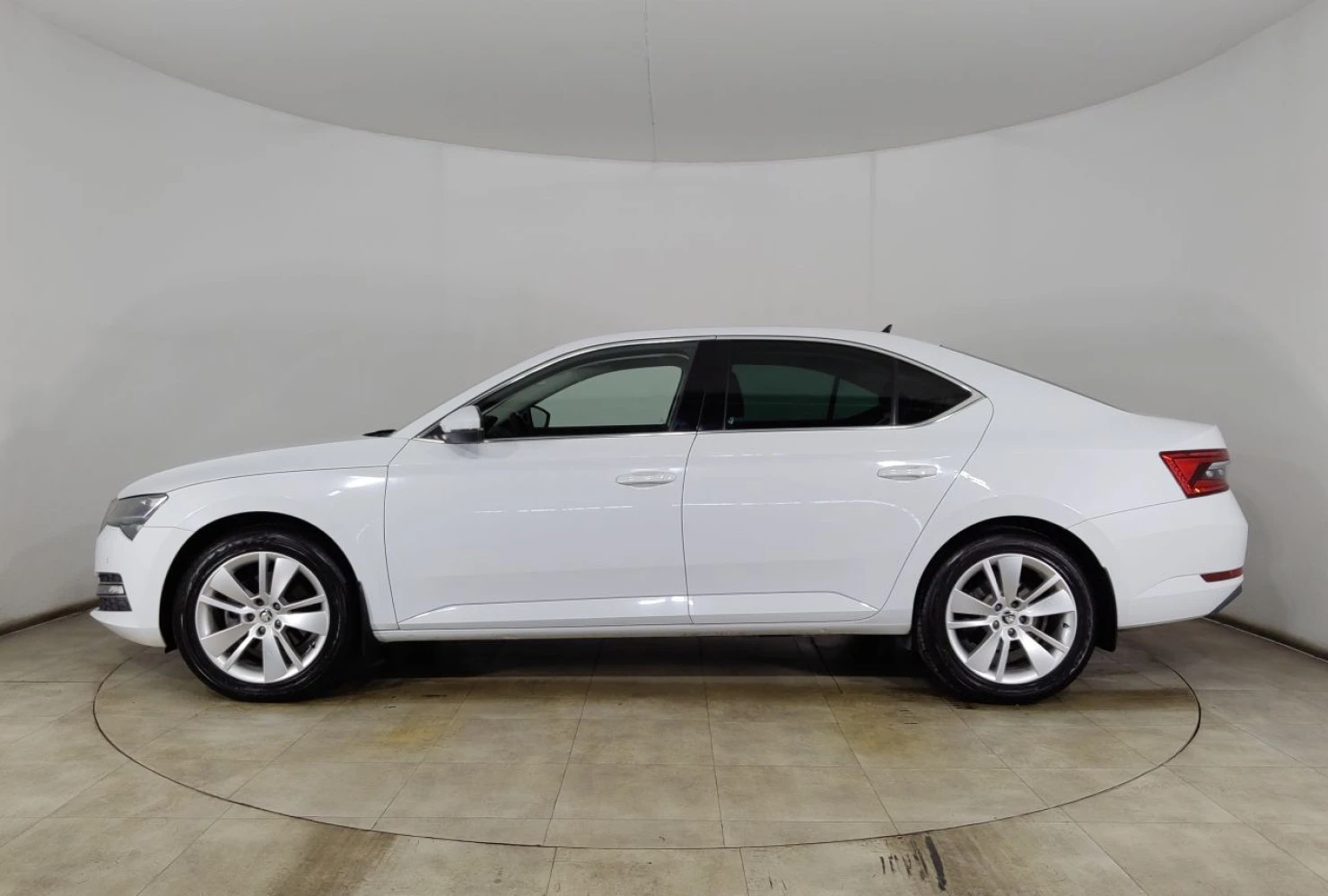 ŠKODA SUPERB, 2019