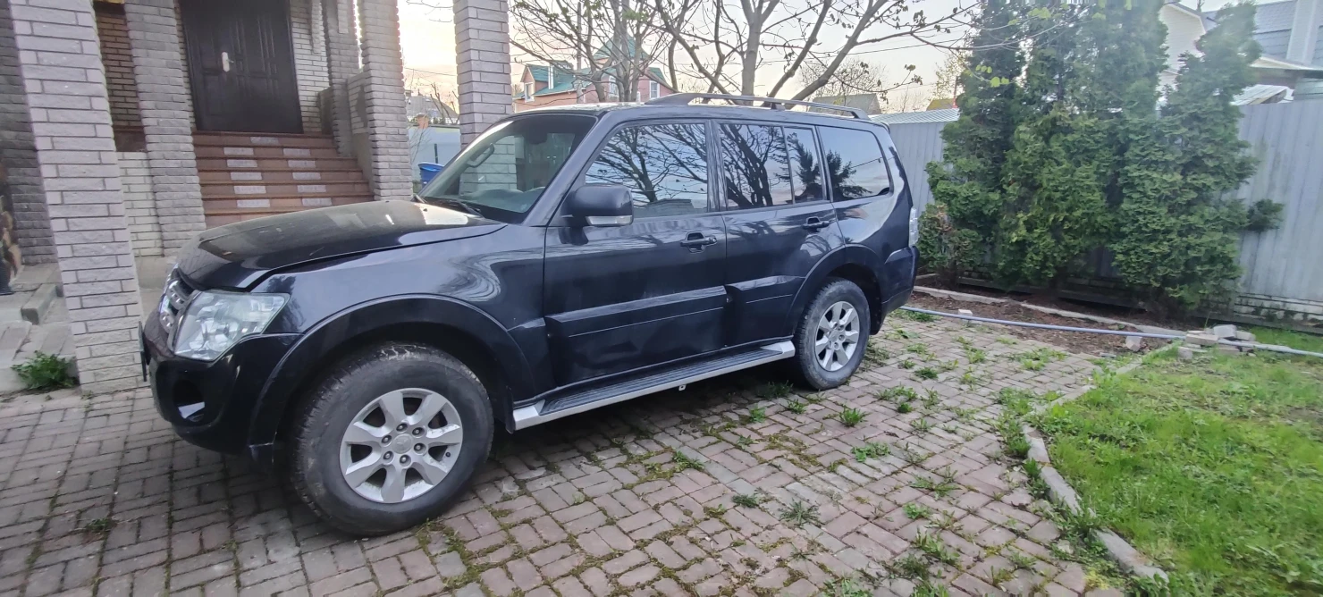 Mitsubishi PAJERO, 2012