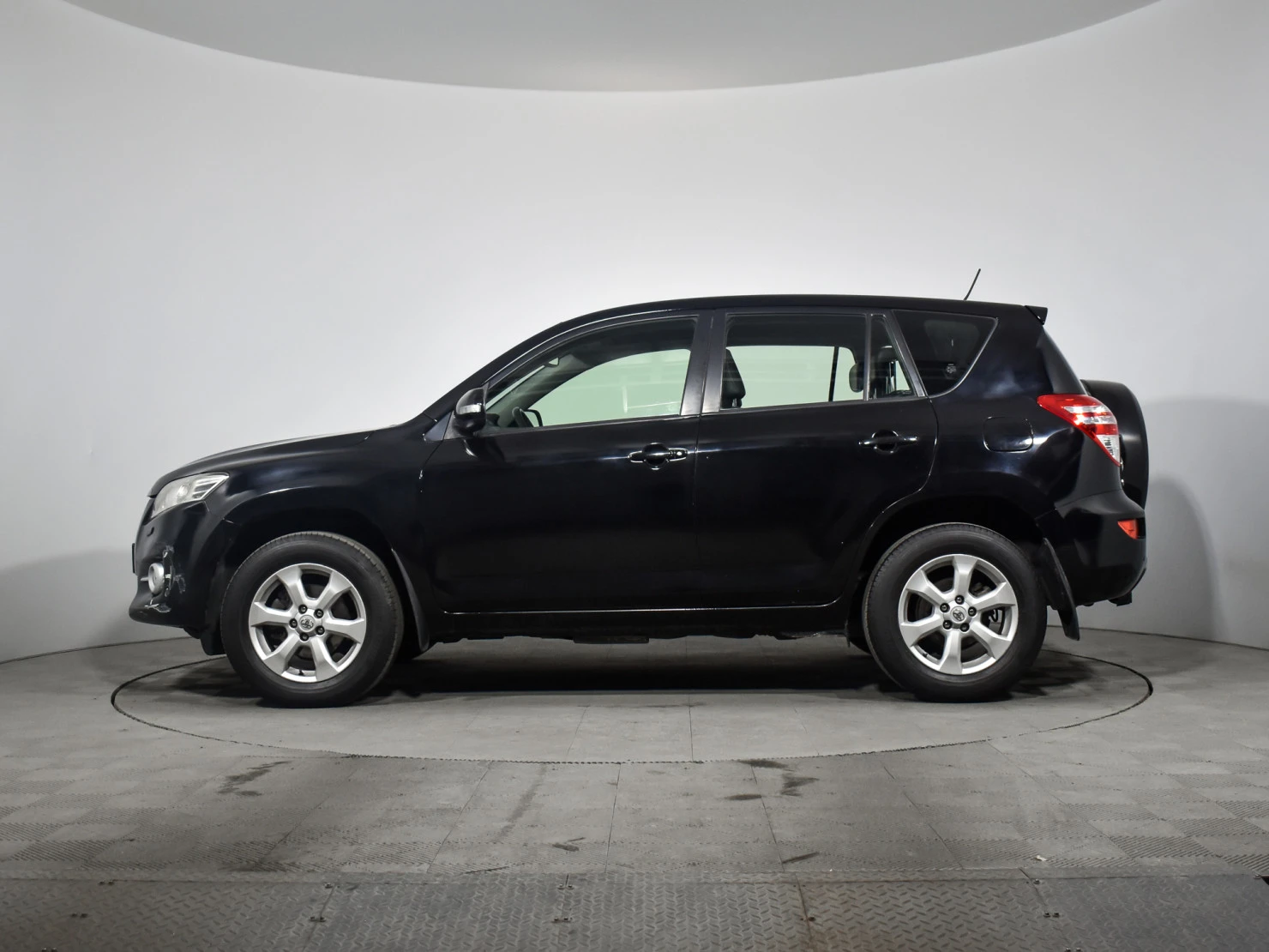 Toyota RAV4, 2011