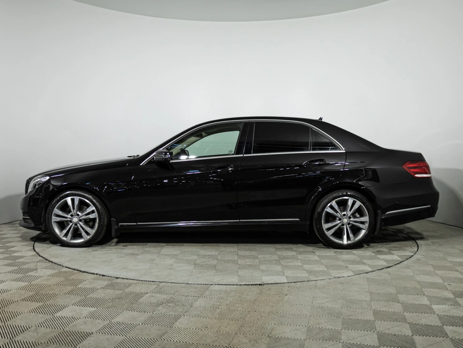 Mercedes-Benz E-Класс, 2013