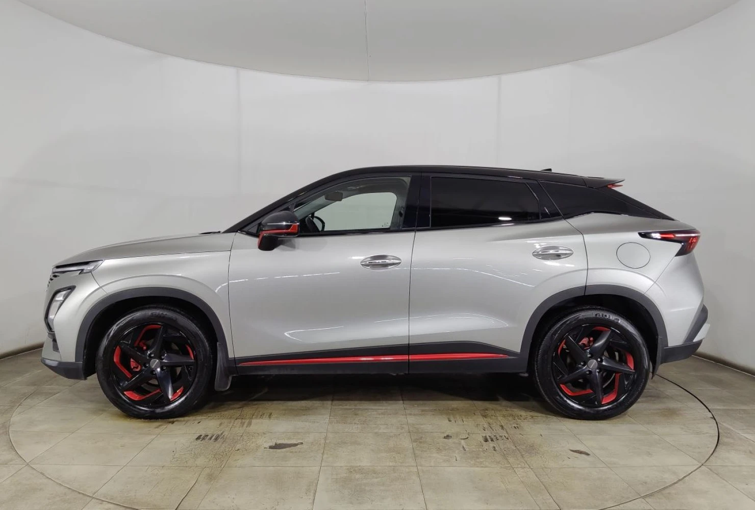 OMODA C5, 2023