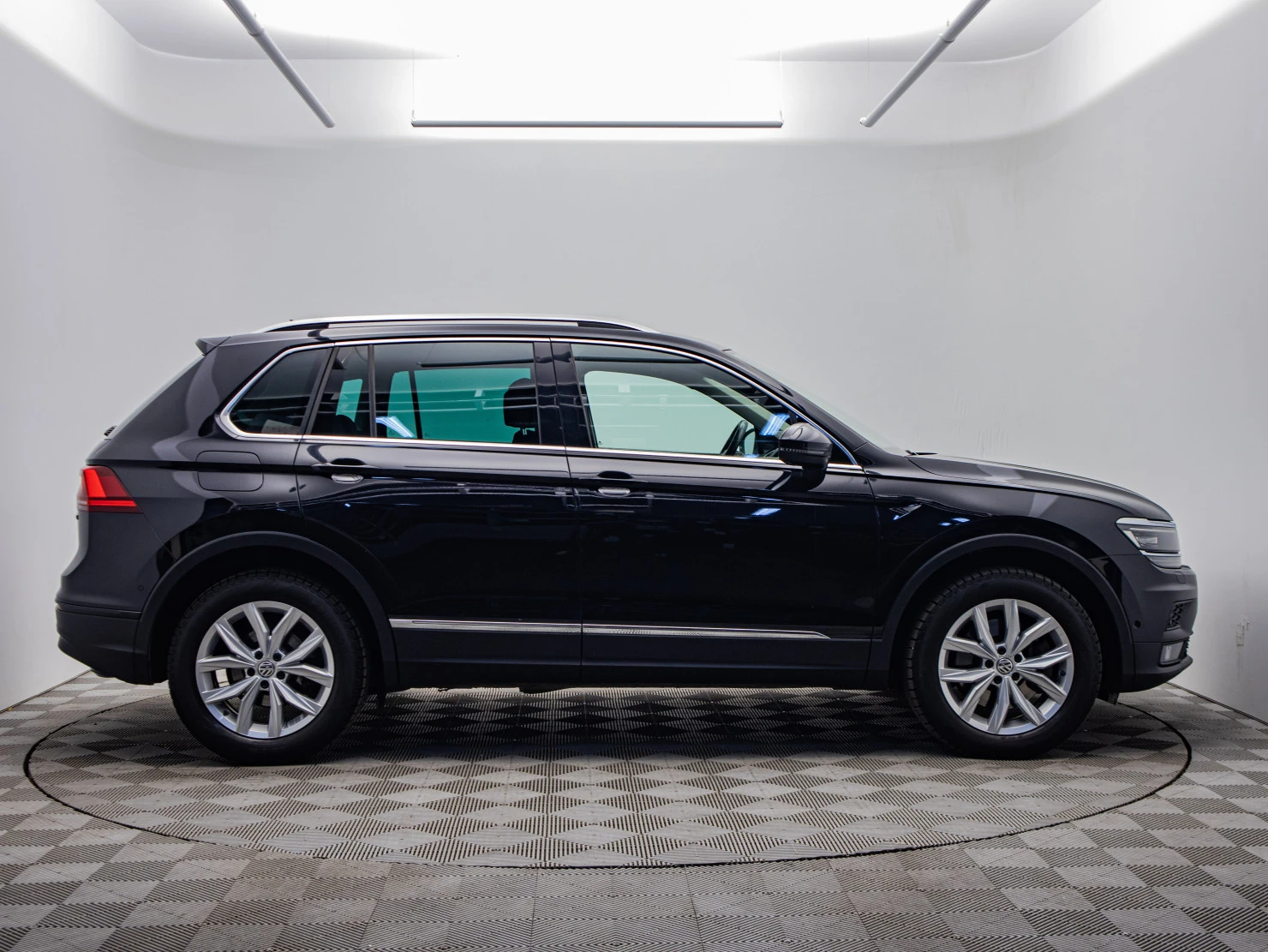 Volkswagen Tiguan, 2020