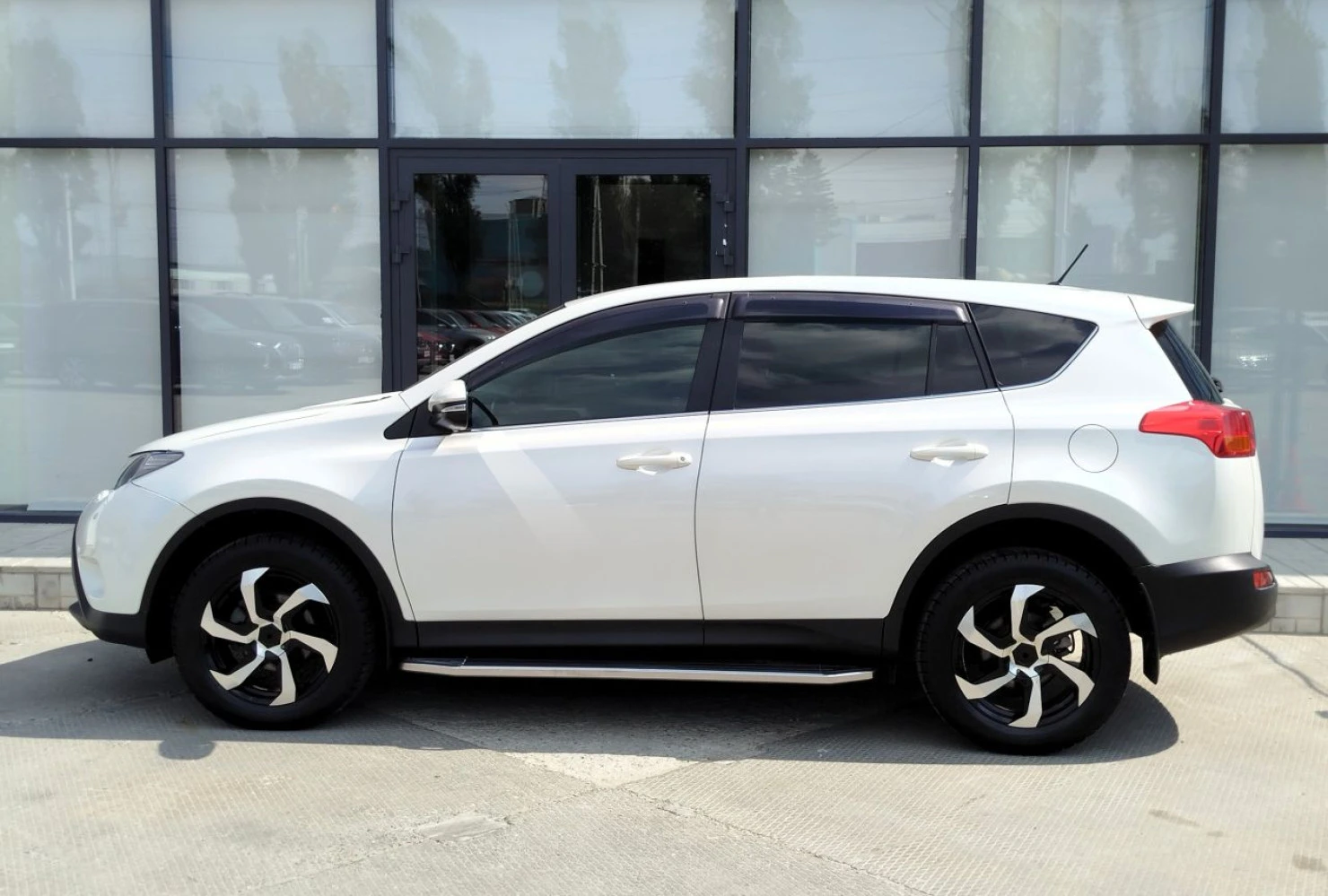 Toyota RAV4, 2014