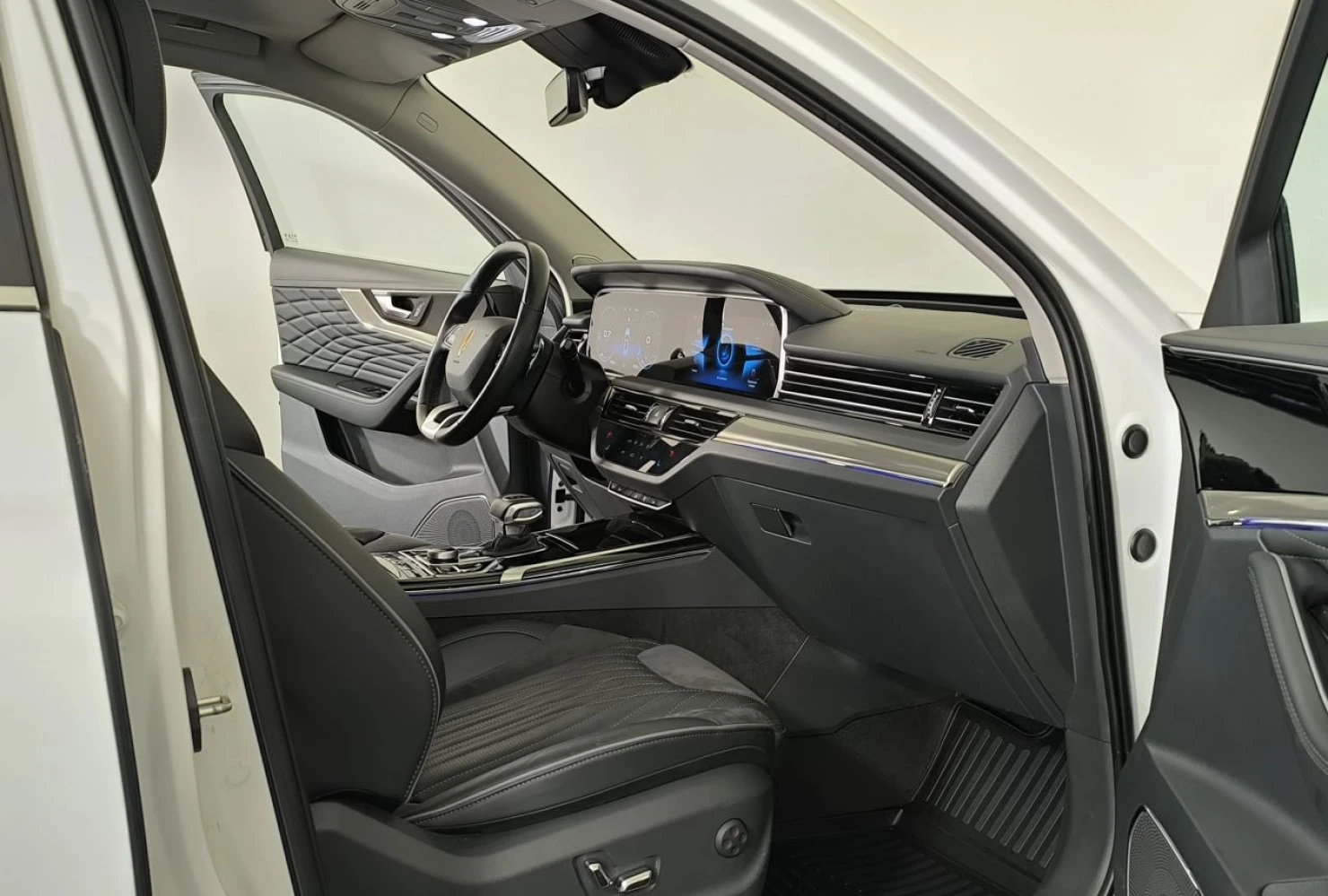 Hongqi HS5, 2024