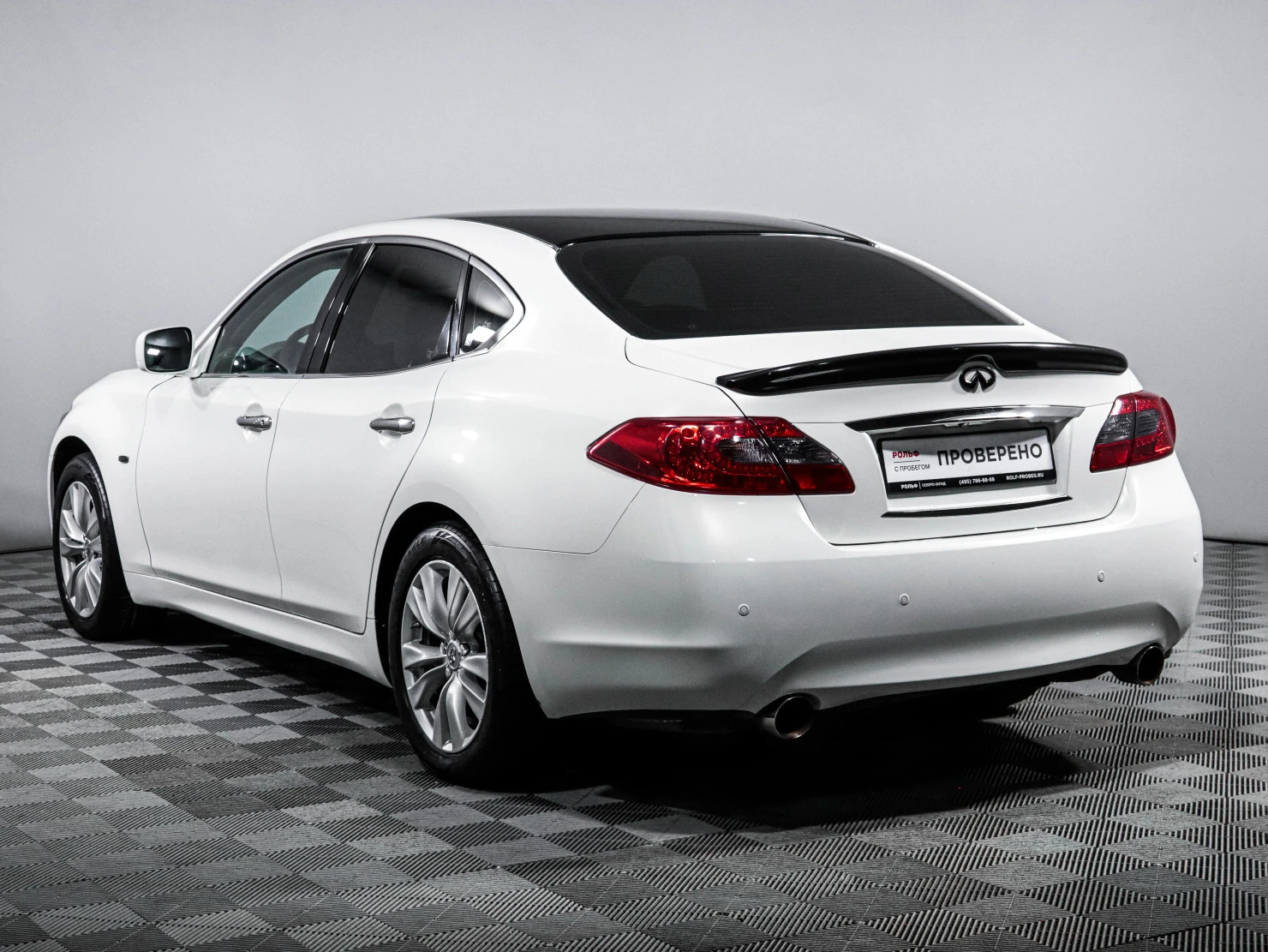Infiniti M, 2010