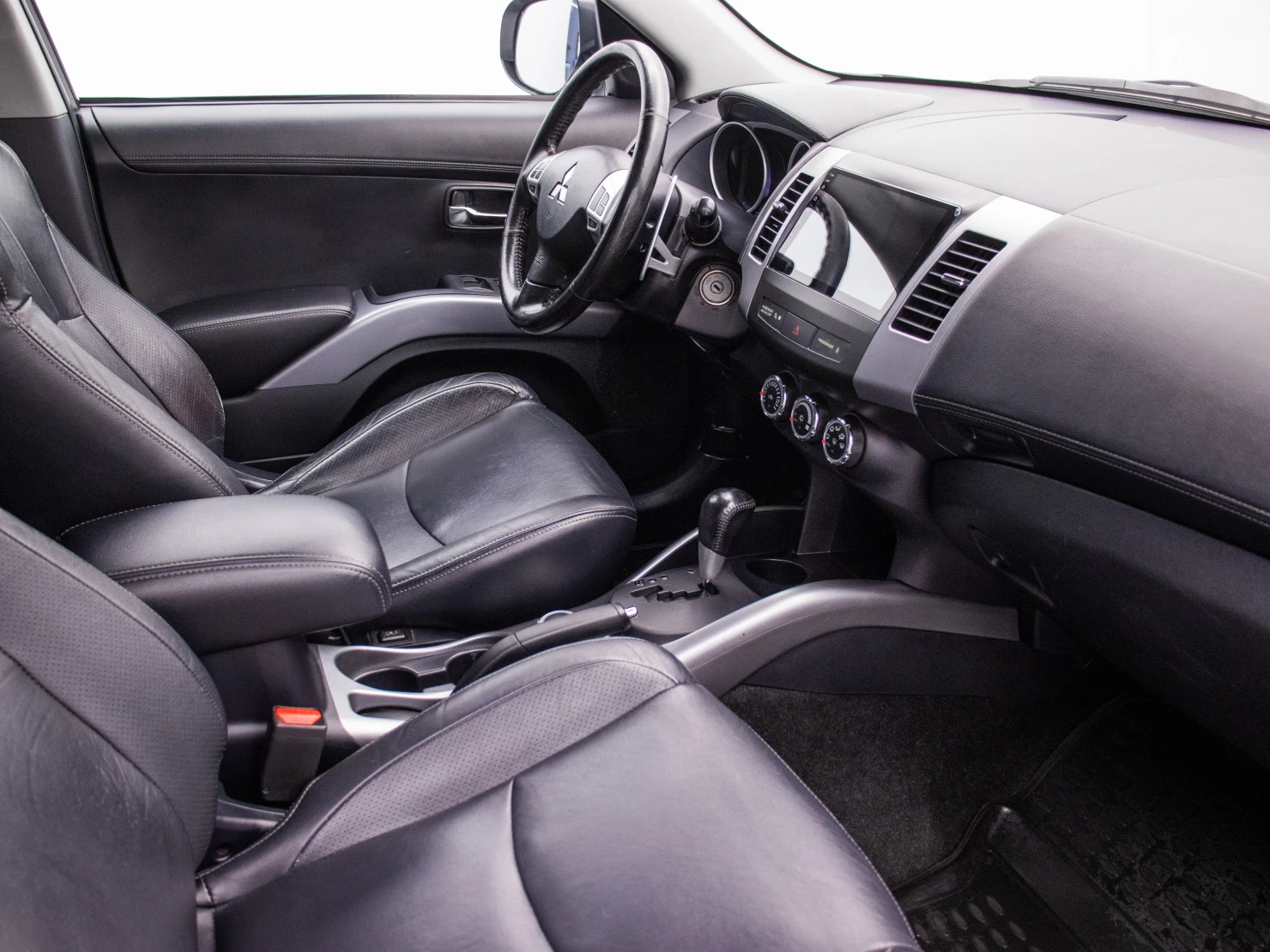 Mitsubishi OUTLANDER, 2011