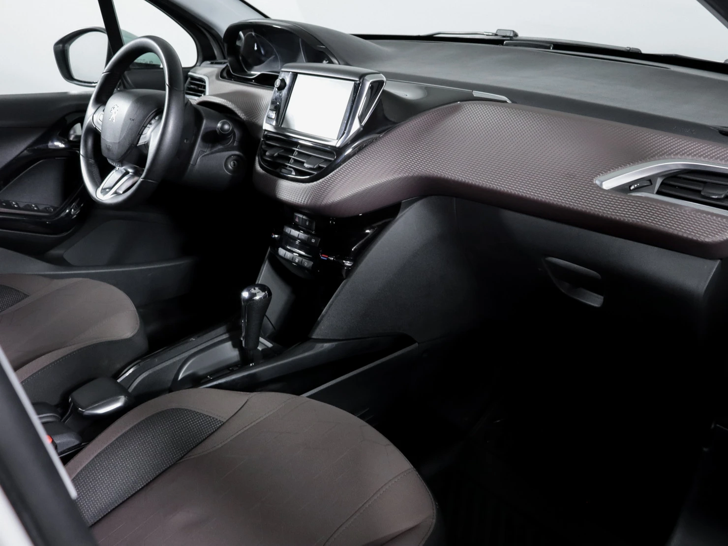 Peugeot 2008, 2014