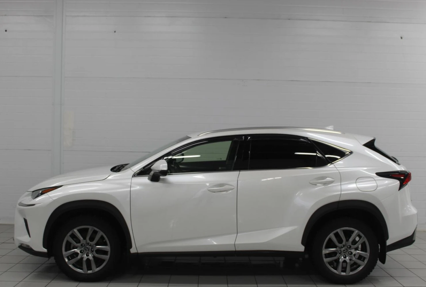 Lexus NX, 2017