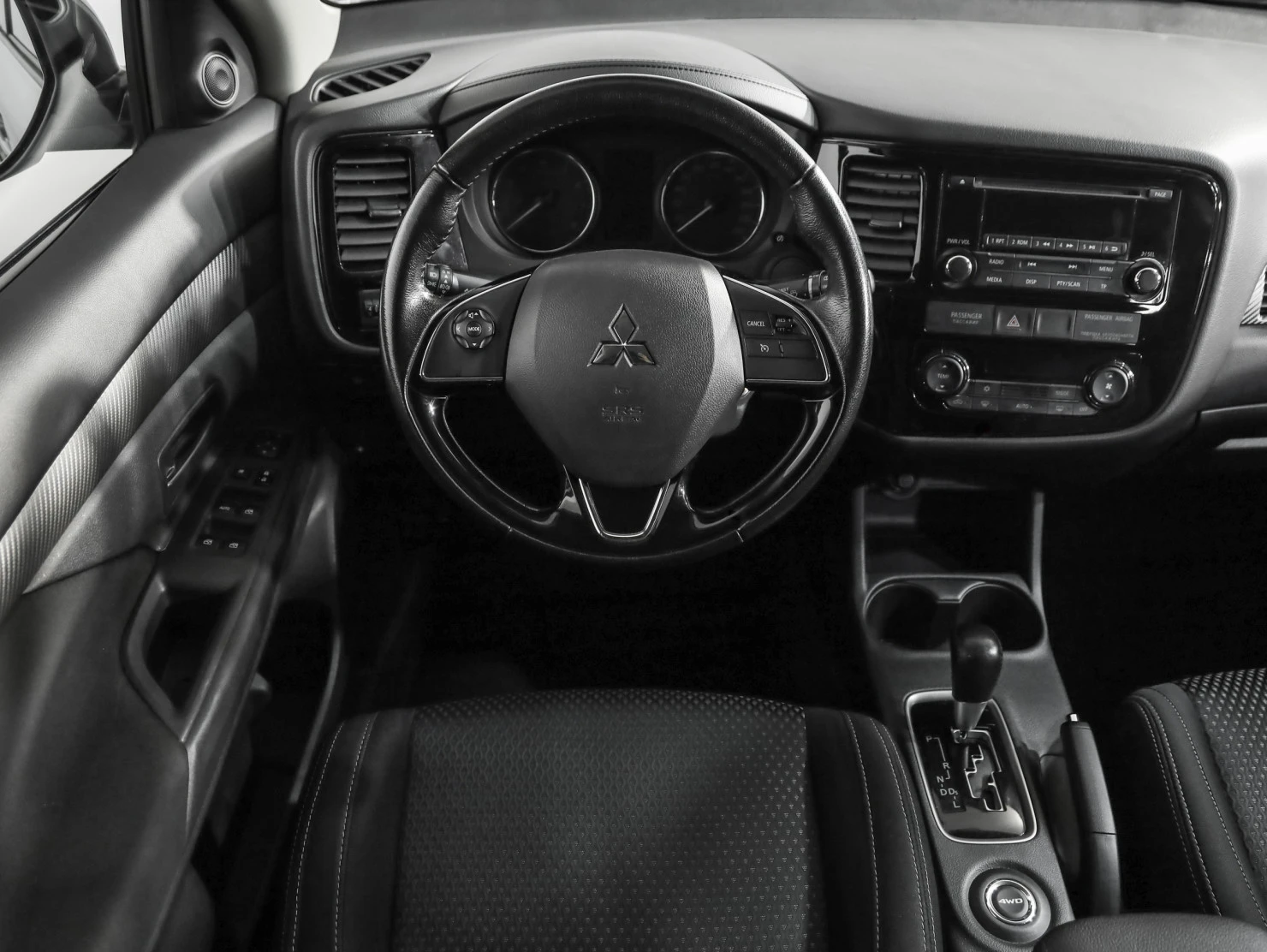 Mitsubishi OUTLANDER, 2016