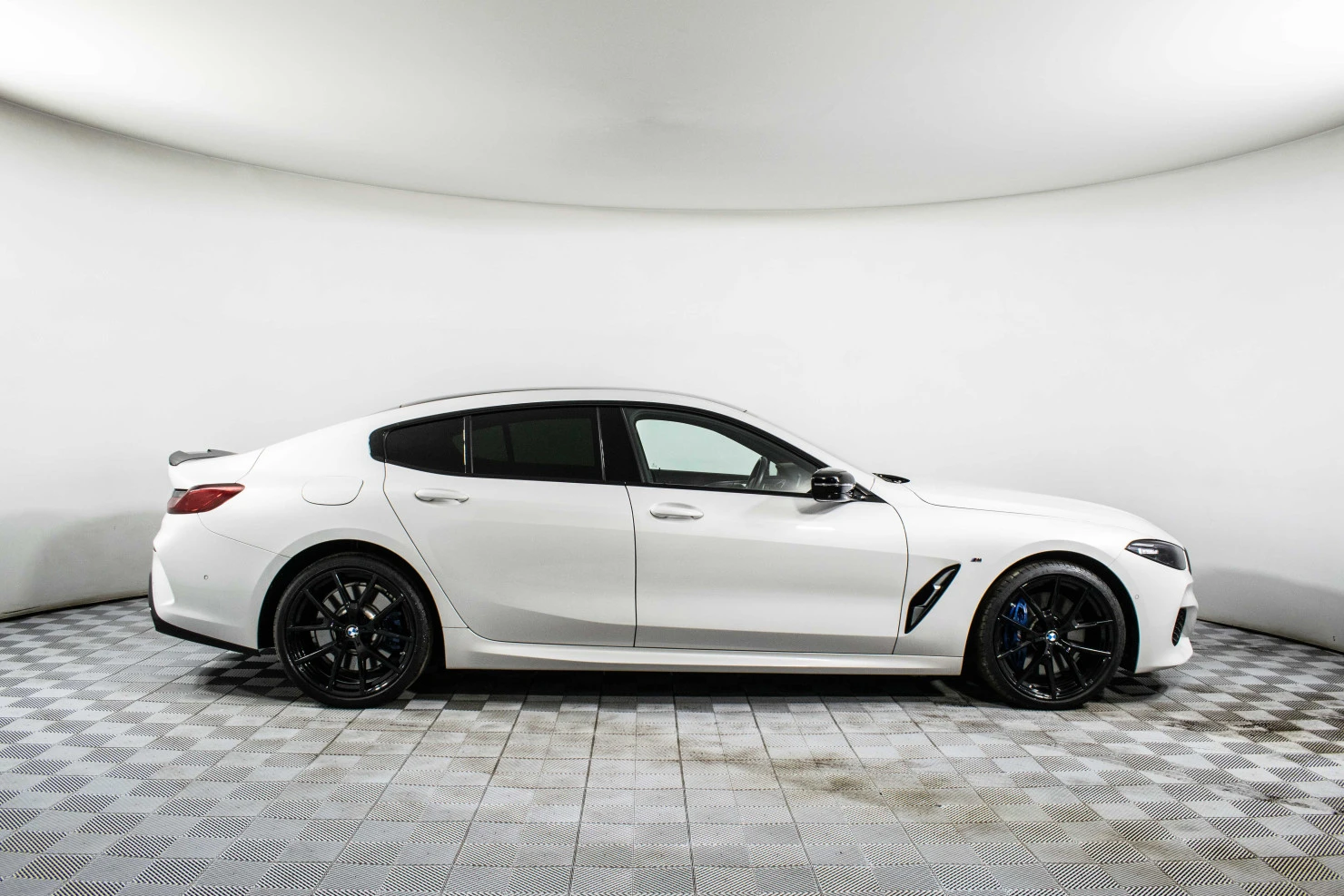 BMW 8 серии, 2021