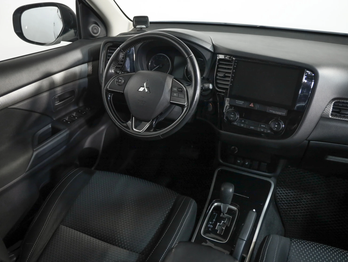 Mitsubishi OUTLANDER, 2017