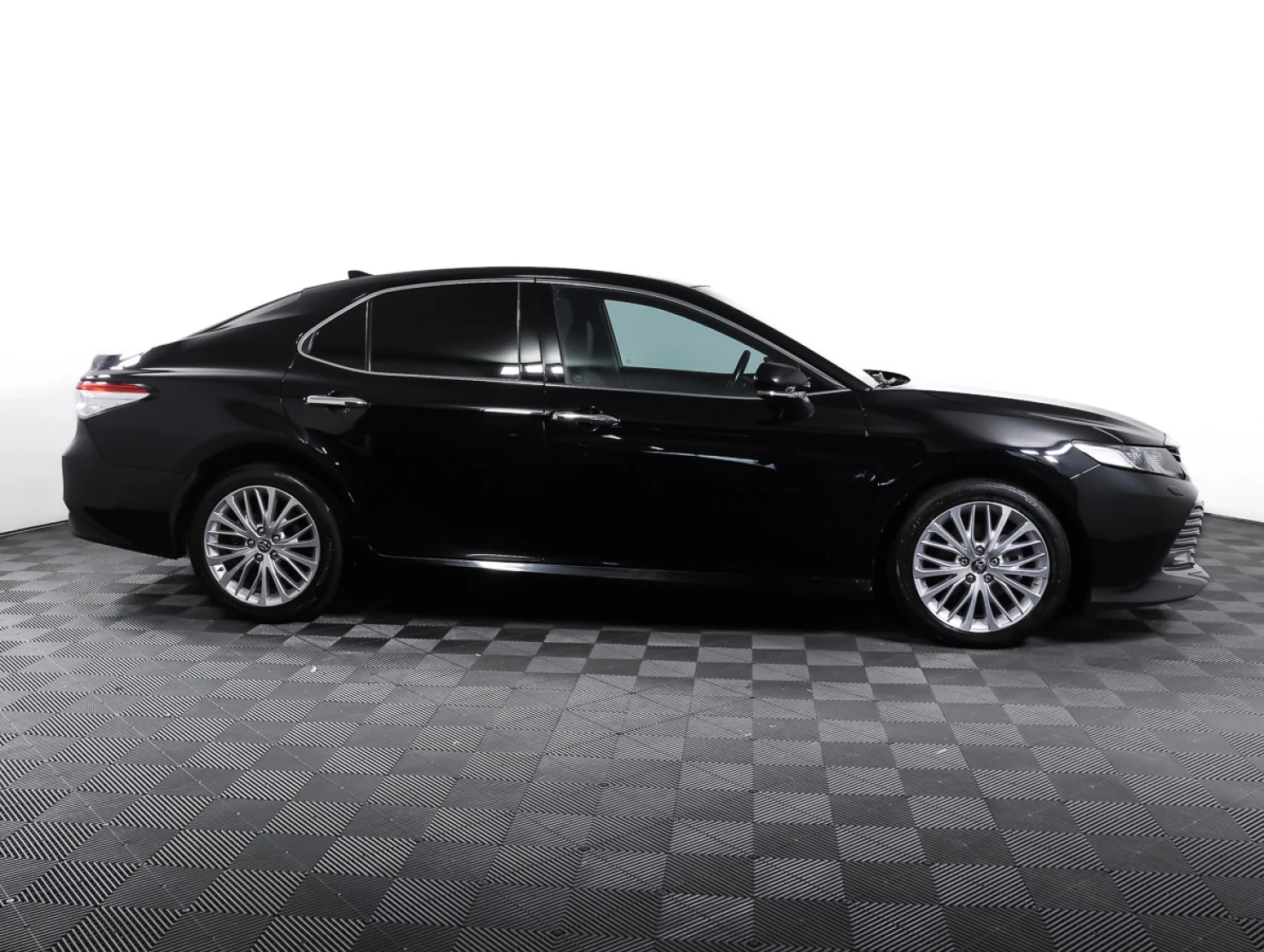 Toyota Camry, 2019