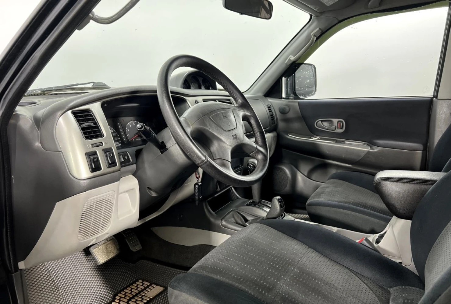 Mitsubishi PAJERO SPORT, 2006