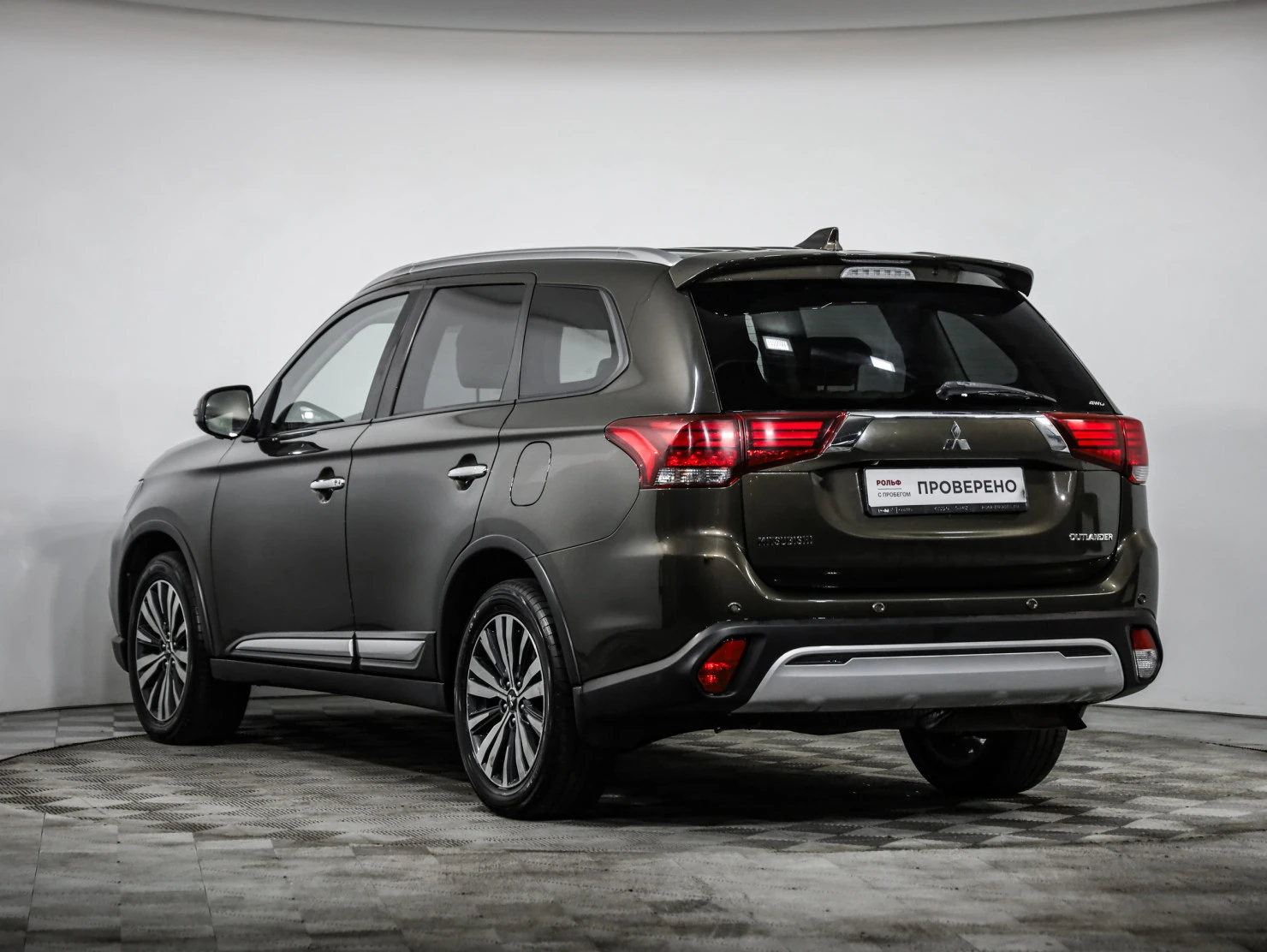 Mitsubishi OUTLANDER, 2020