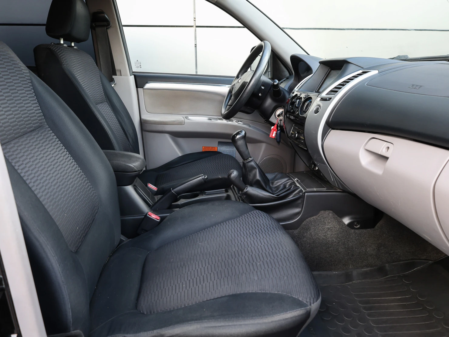 Mitsubishi PAJERO SPORT, 2013