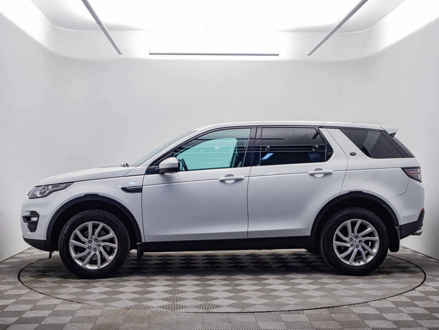 Land Rover Discovery Sport, 2015