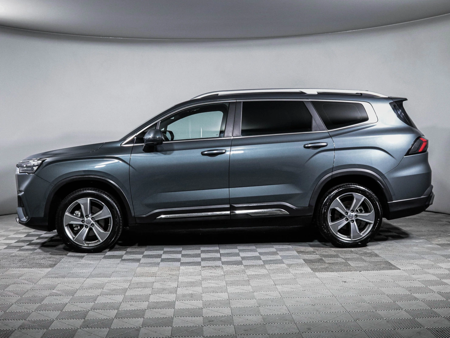 Geely Okavango, 2023