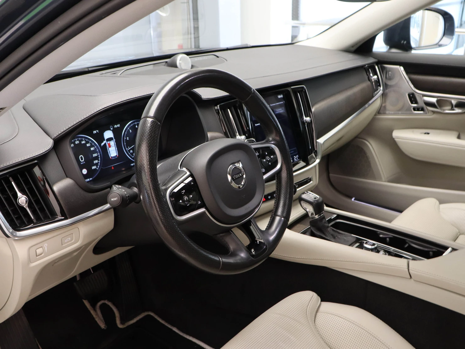 Volvo V90 Cross Country, 2017