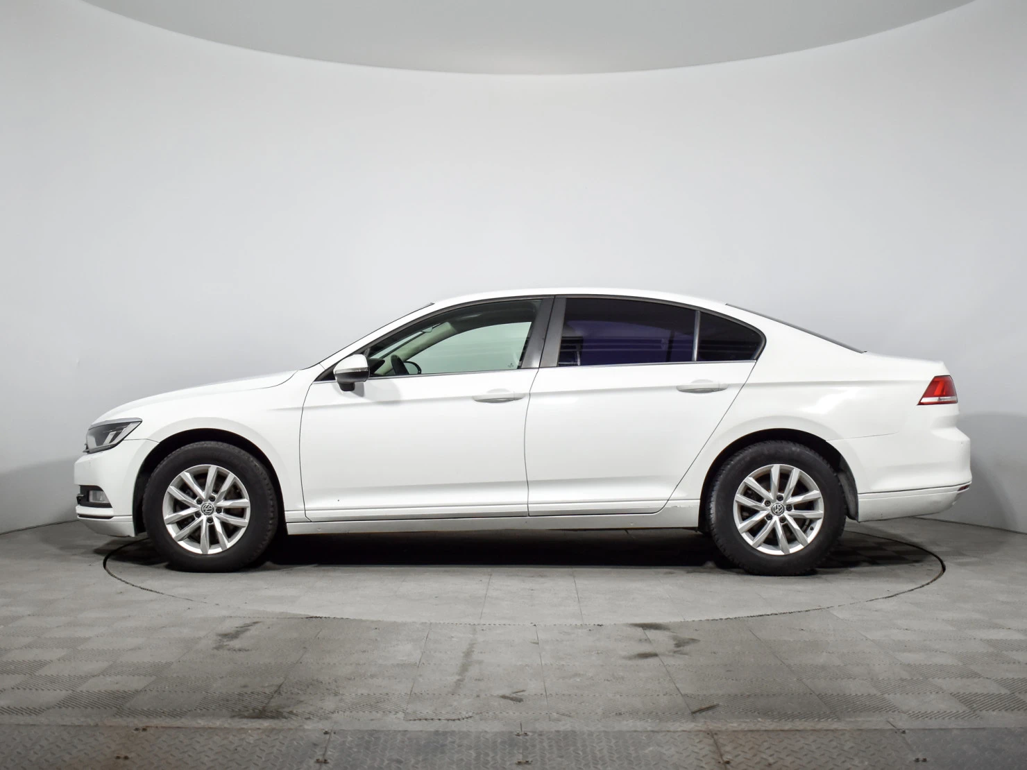 Volkswagen Passat, 2015
