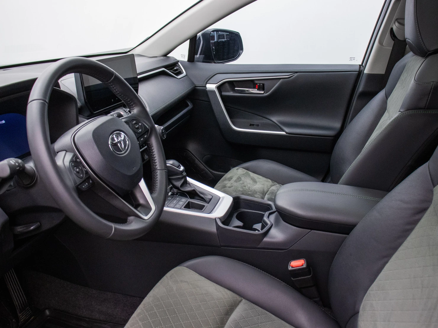 Toyota RAV4, 2023