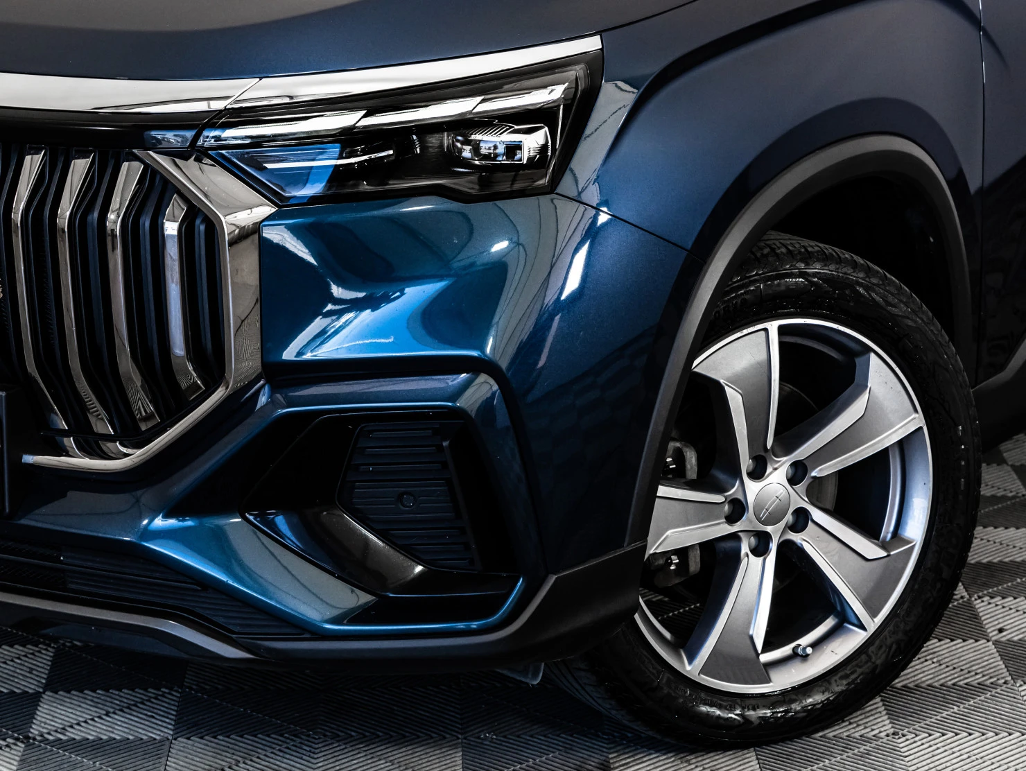 Geely Okavango, 2023