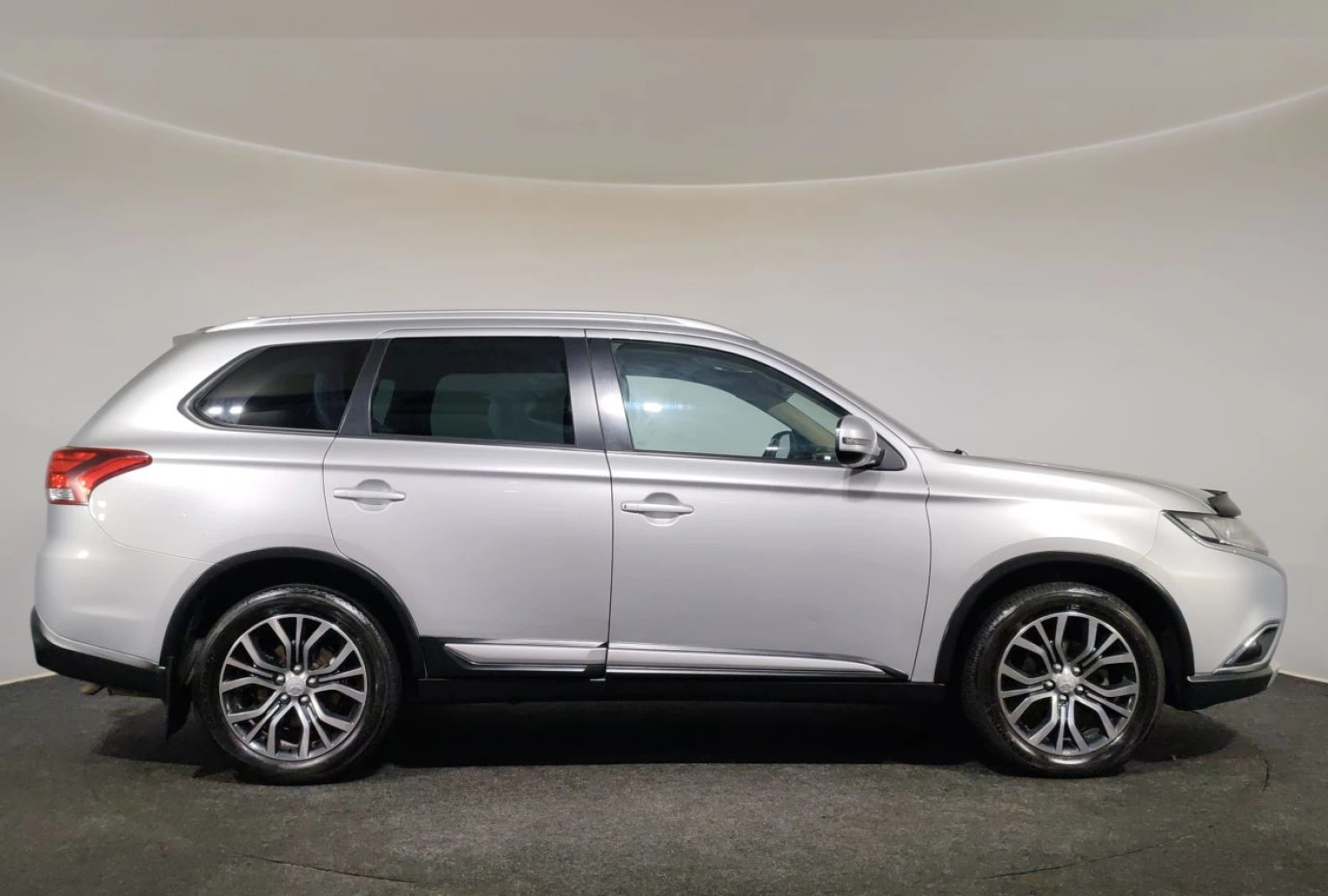 Mitsubishi OUTLANDER, 2017