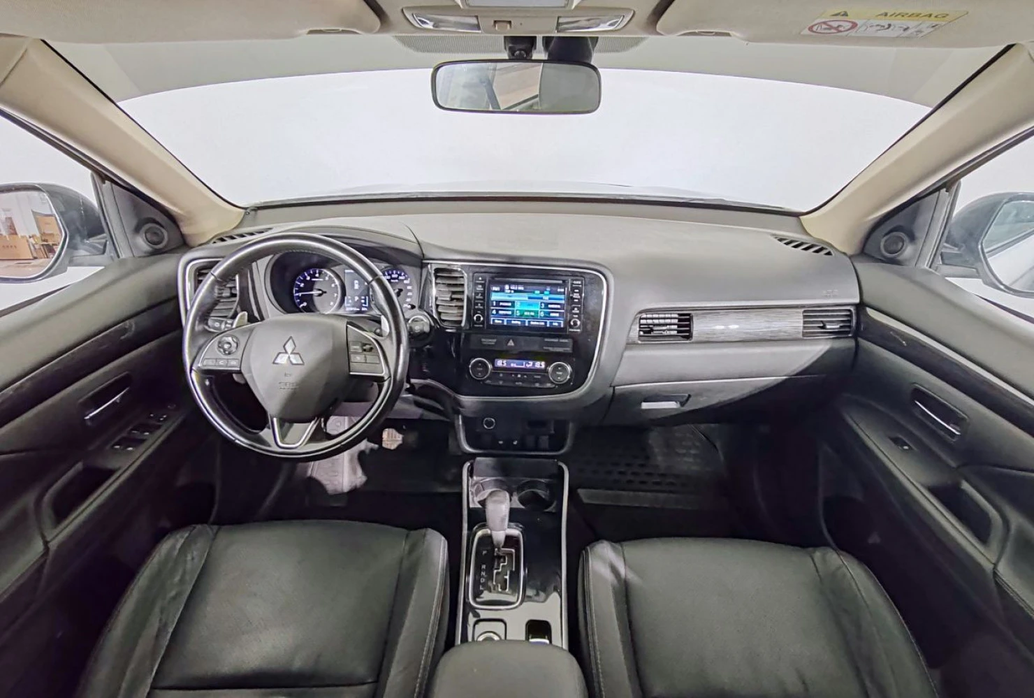 Mitsubishi OUTLANDER, 2017