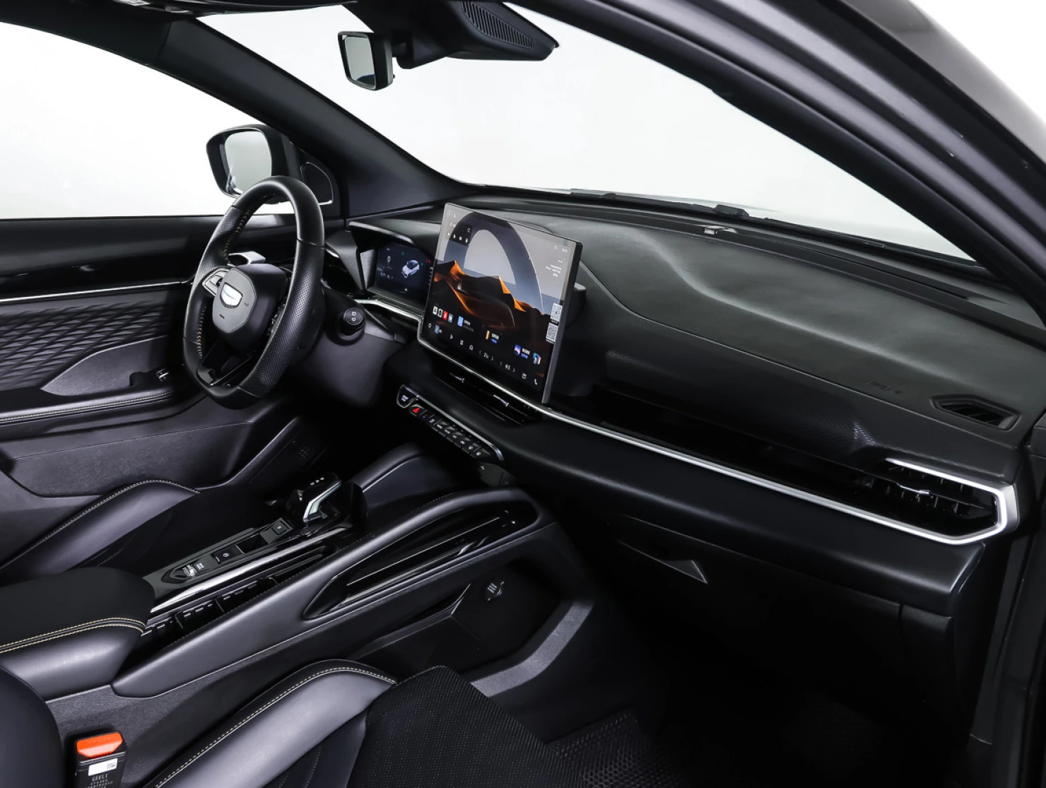 Geely Coolray, 2024