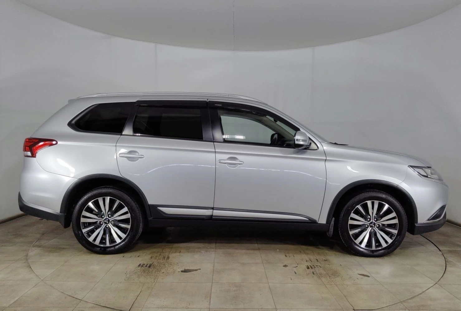 Mitsubishi OUTLANDER, 2018