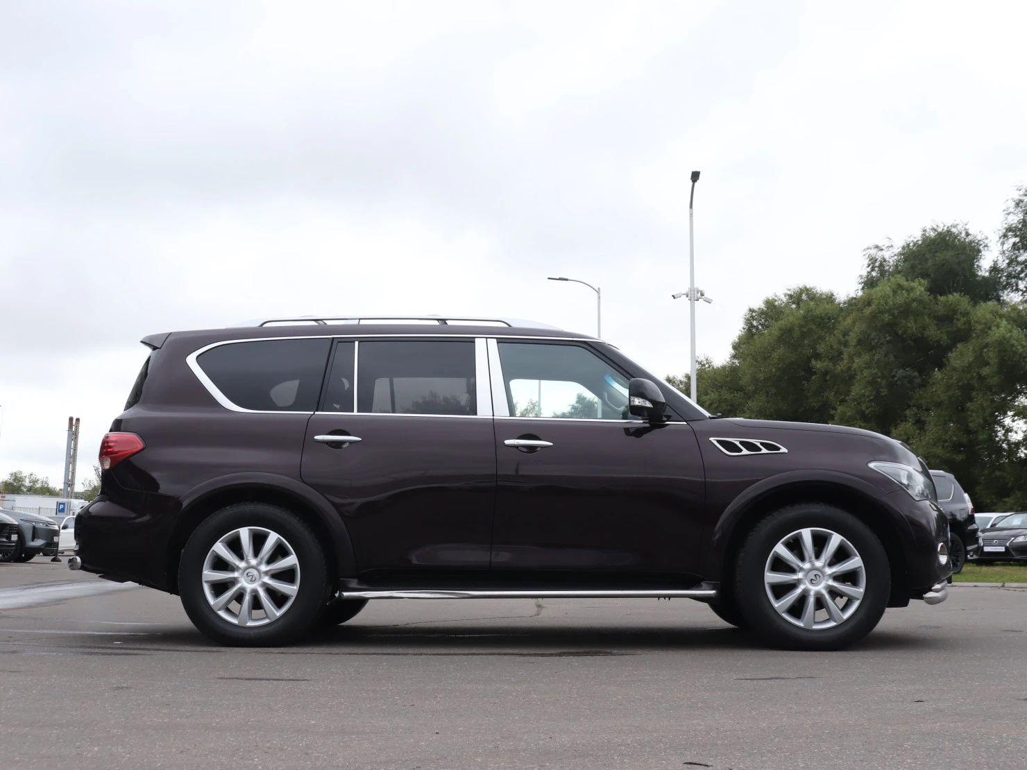 Infiniti QX56, 2011