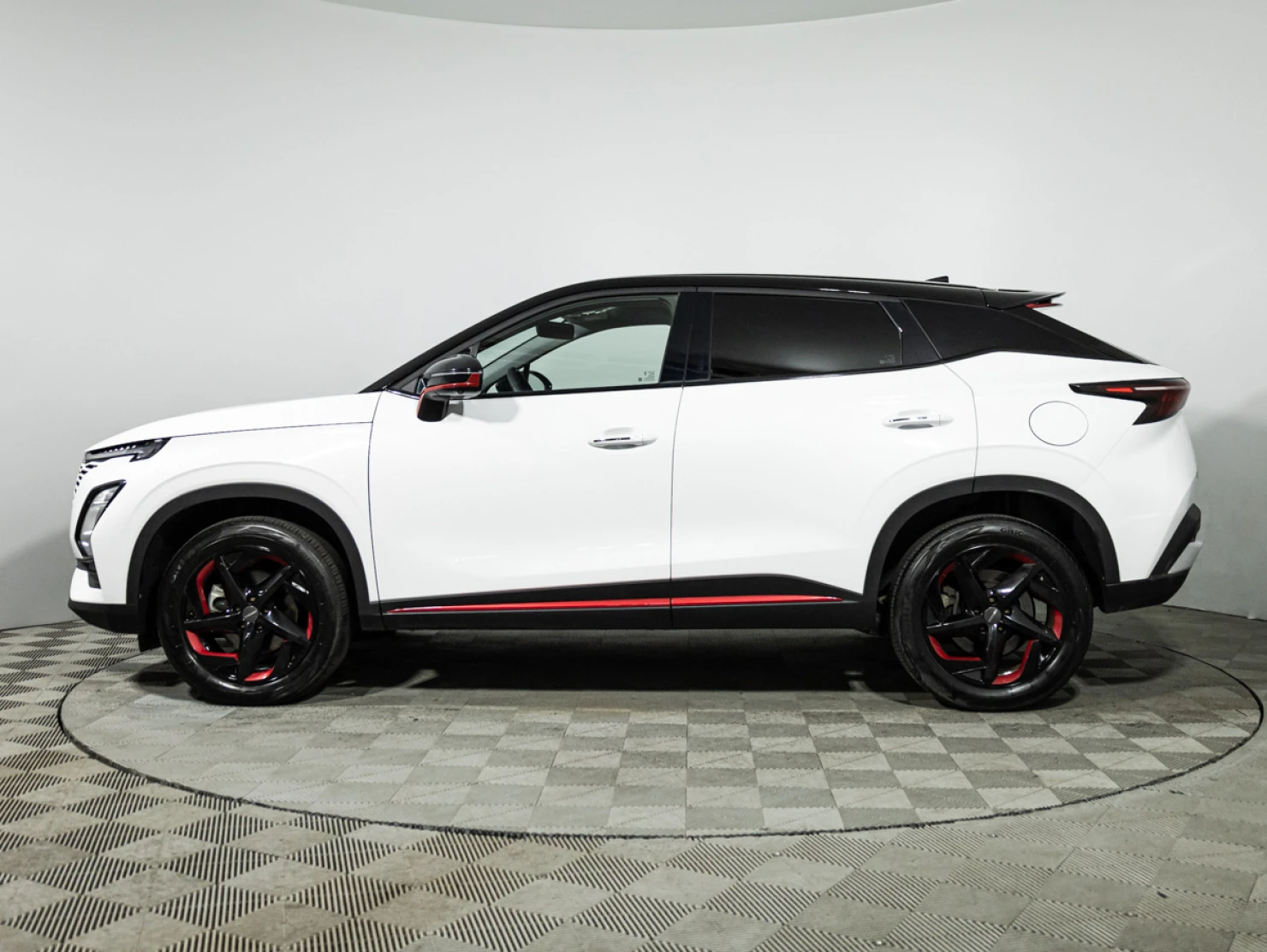 OMODA C5, 2023